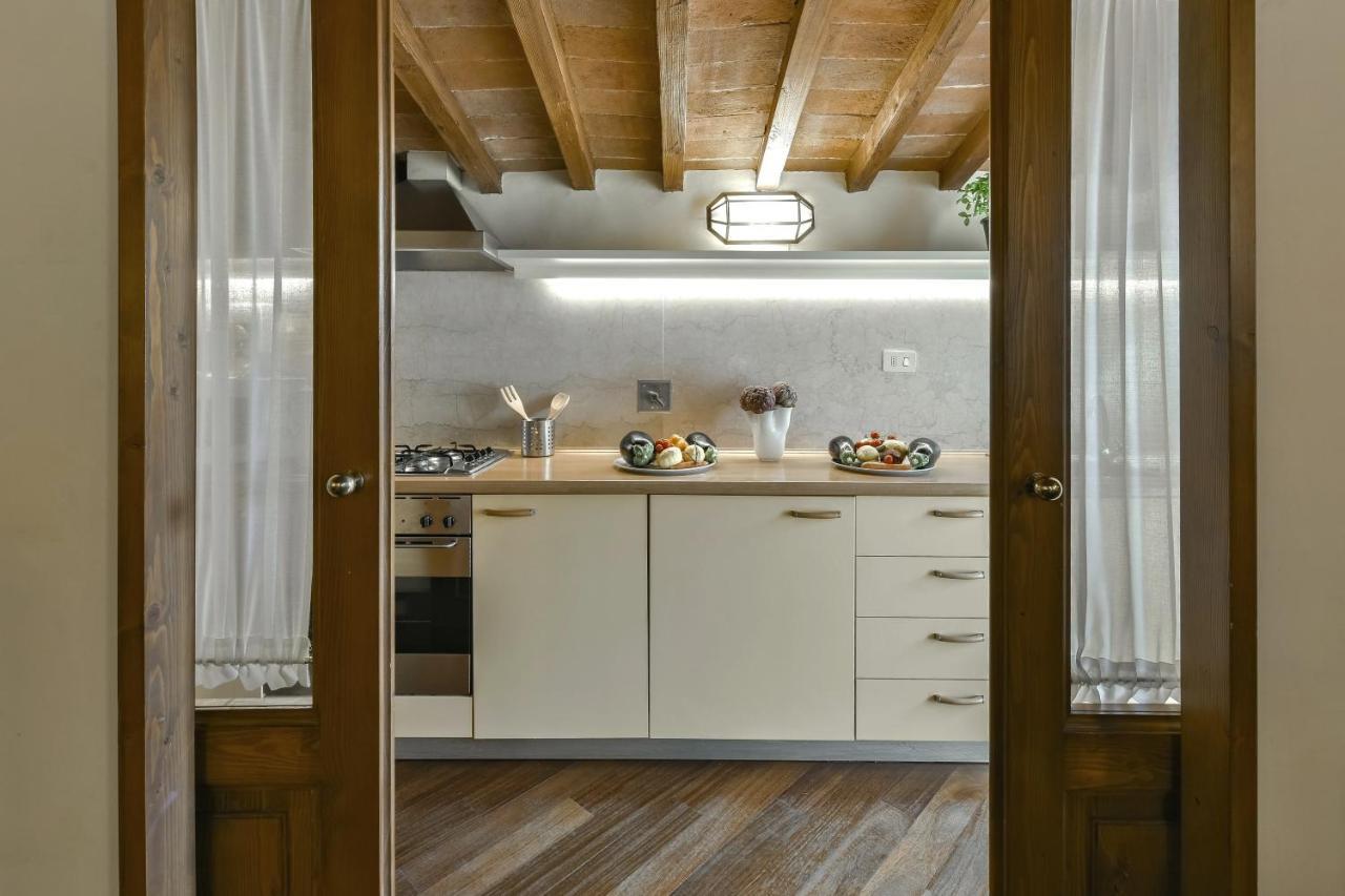 Buonarroti Big Apartment With Terrace In Oltrarno فلورنس المظهر الخارجي الصورة