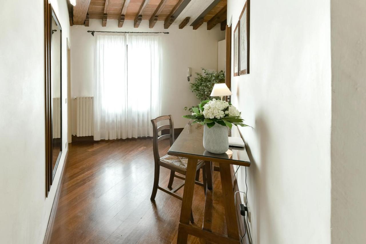 Buonarroti Big Apartment With Terrace In Oltrarno فلورنس المظهر الخارجي الصورة